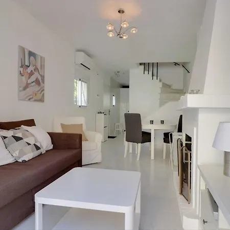 Townhouse In Сasa de vacaciones Nerja